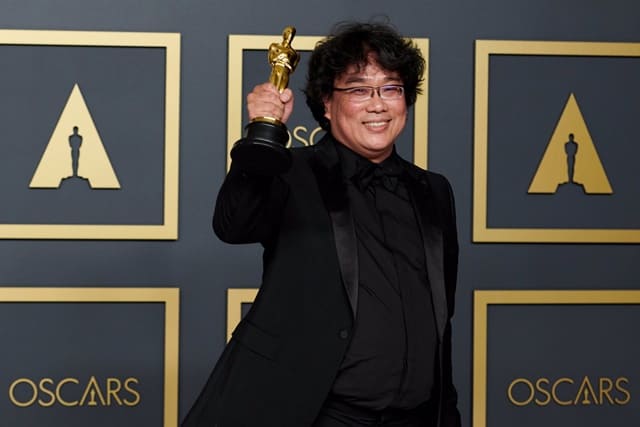 Đạo diễn Bong Joon Ho nhận giải Oscar 2020