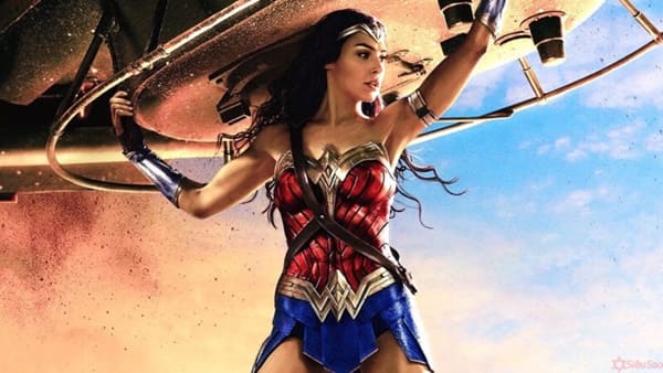 Chiến binh Wonder Woman tái xuất trong bộ trang phục ấn tượng