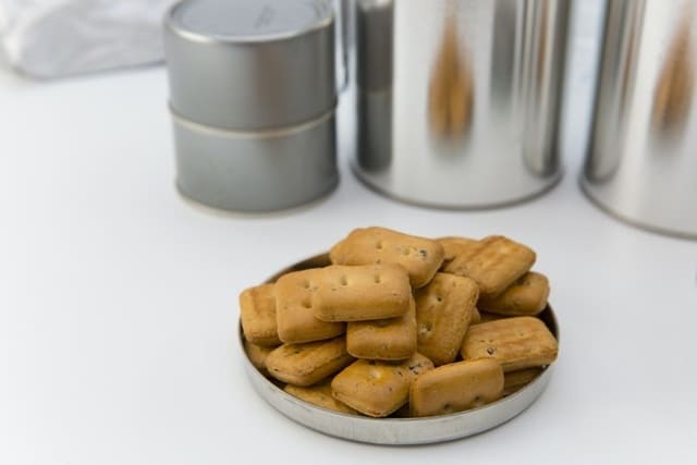 Top 10 Bánh Cracker ngon và chất lượng nhất (Mondelez Kinh Đô, Libra, Garudafood)