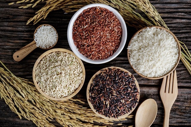 Hướng dẫn xay, trộn và bảo quản bột gạo nấu cháo cho bé